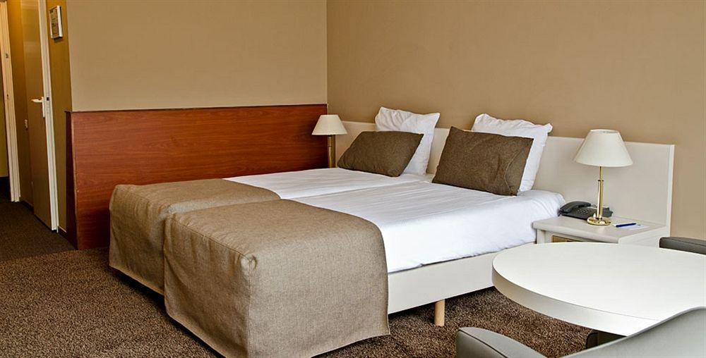 אוס Hotel De Naaldhof מראה חיצוני תמונה