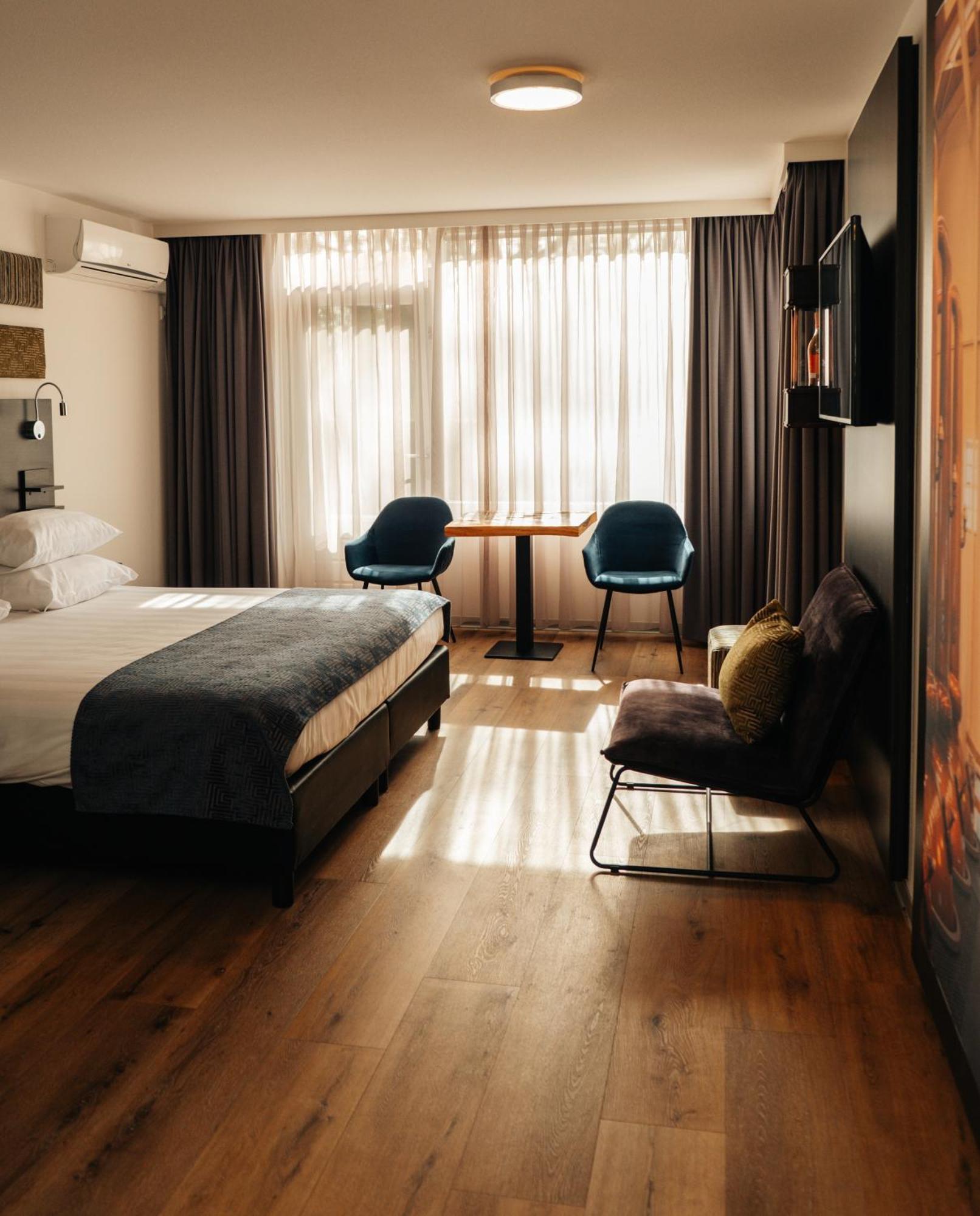 אוס Hotel De Naaldhof מראה חיצוני תמונה
